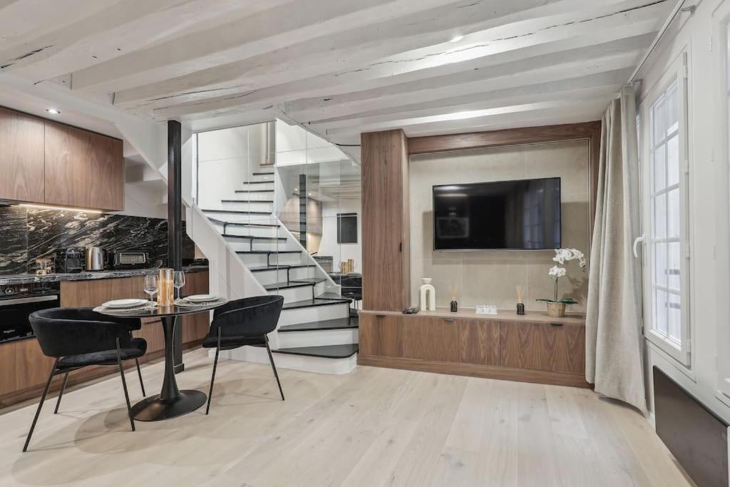 Duplex Quartier Du Louvre 75002 Paris