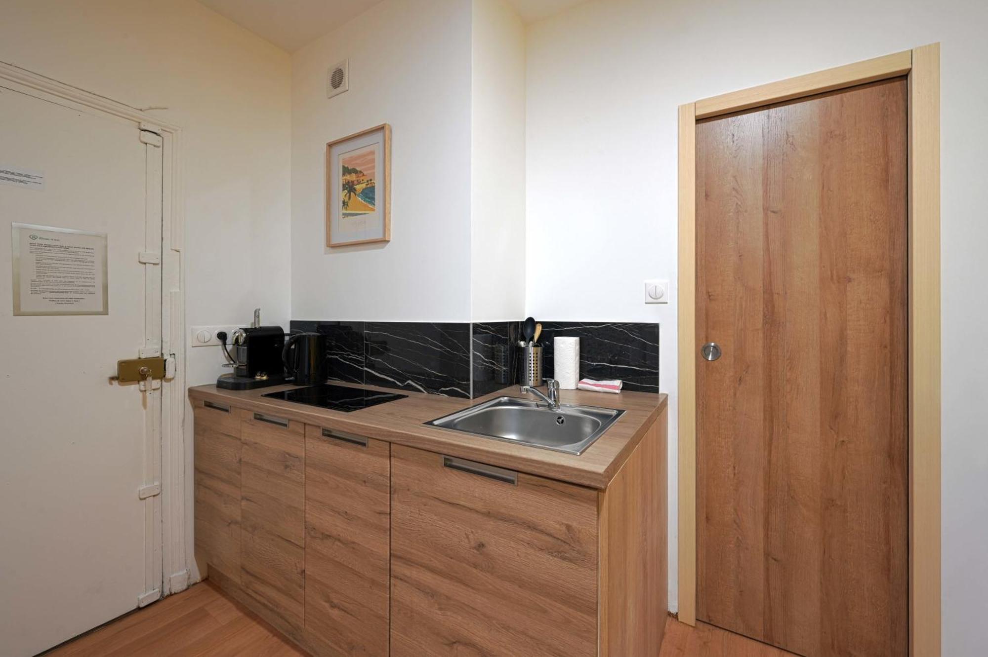 Modern Bright And Fully Renovated Appartement