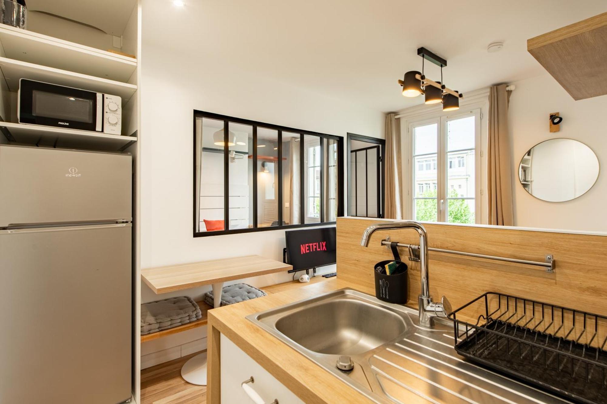 Cozy 1-bedroom With Amenities Near Iconic Montmartre Neighbourhood * Paris