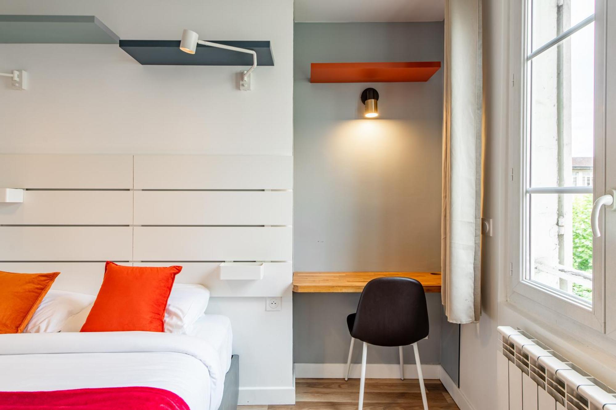 Cozy 1-bedroom With Amenities Near Iconic Montmartre Neighbourhood Apartment Paris
