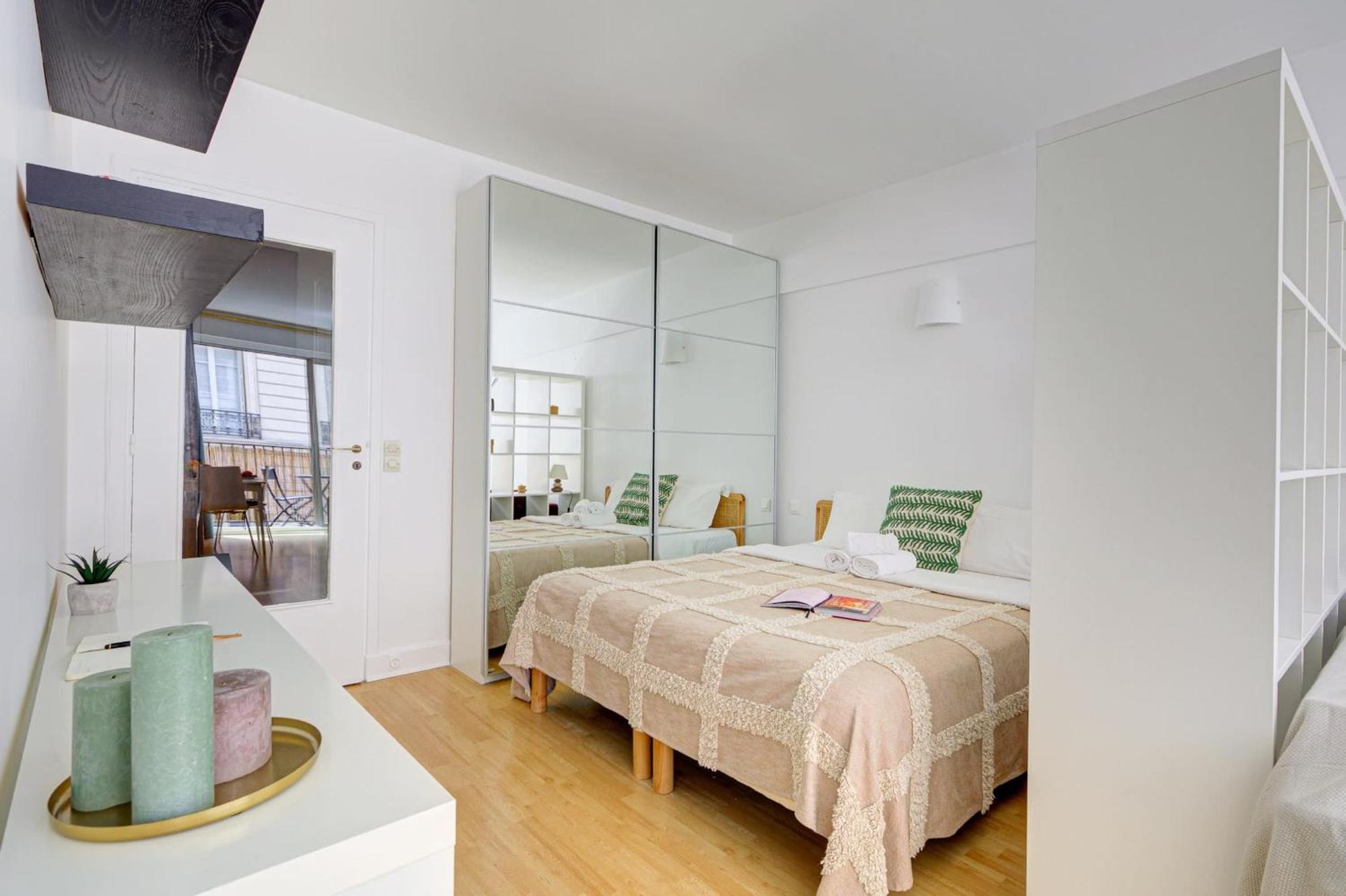 St Germain & Le Bon Marche With Balcony - Cityapartmentstay Apartment Paris