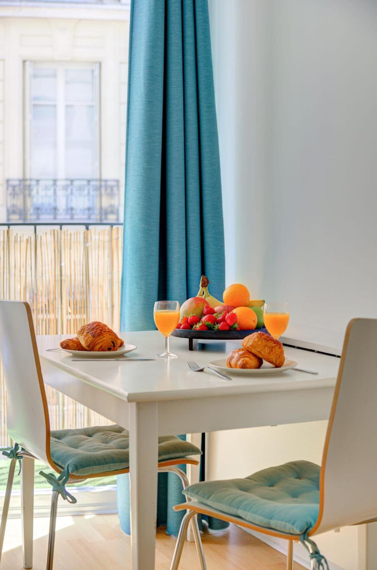 Apartment St Germain & Le Bon Marche With Balcony - Cityapartmentstay