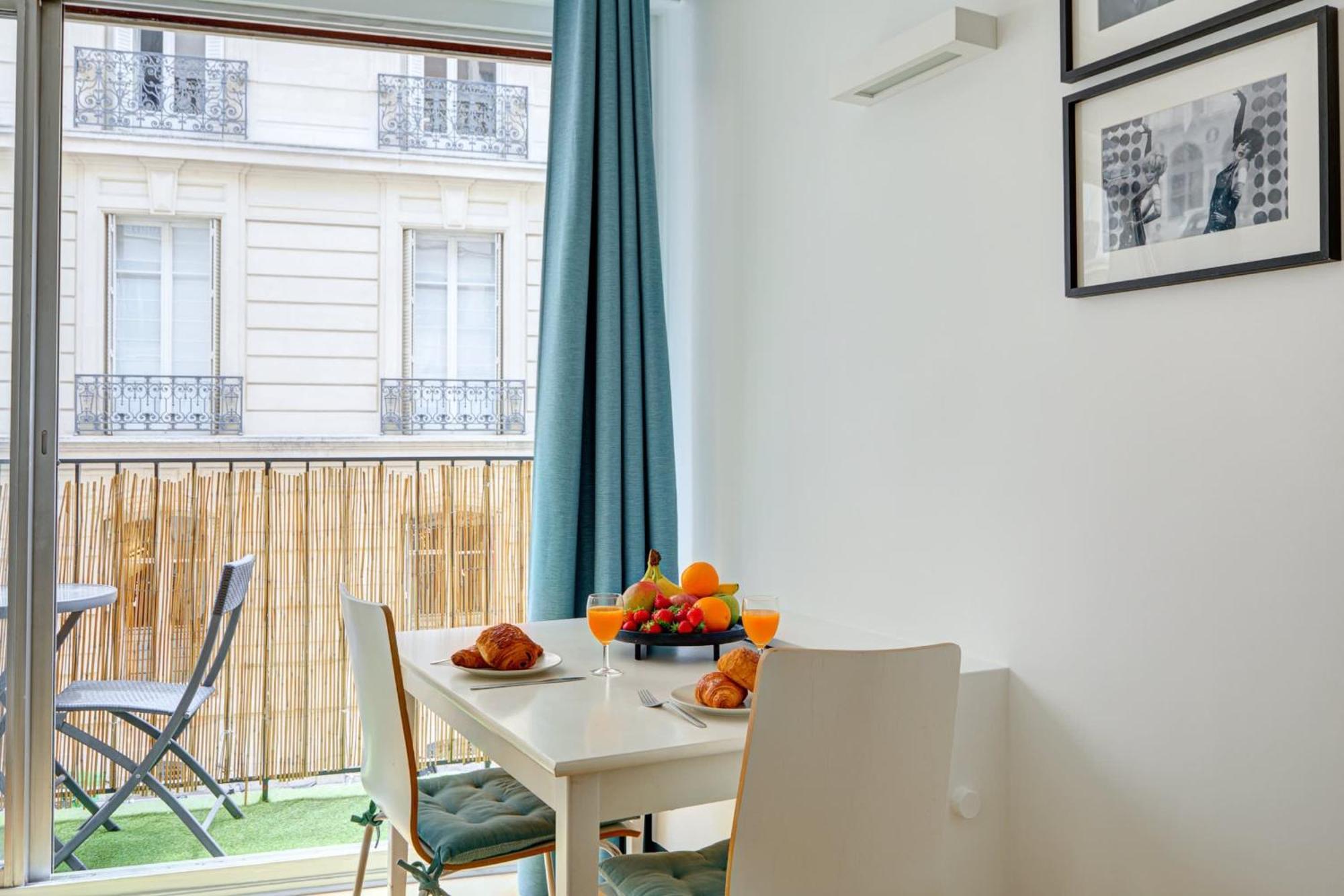 St Germain & Le Bon Marche With Balcony - Cityapartmentstay * Paris