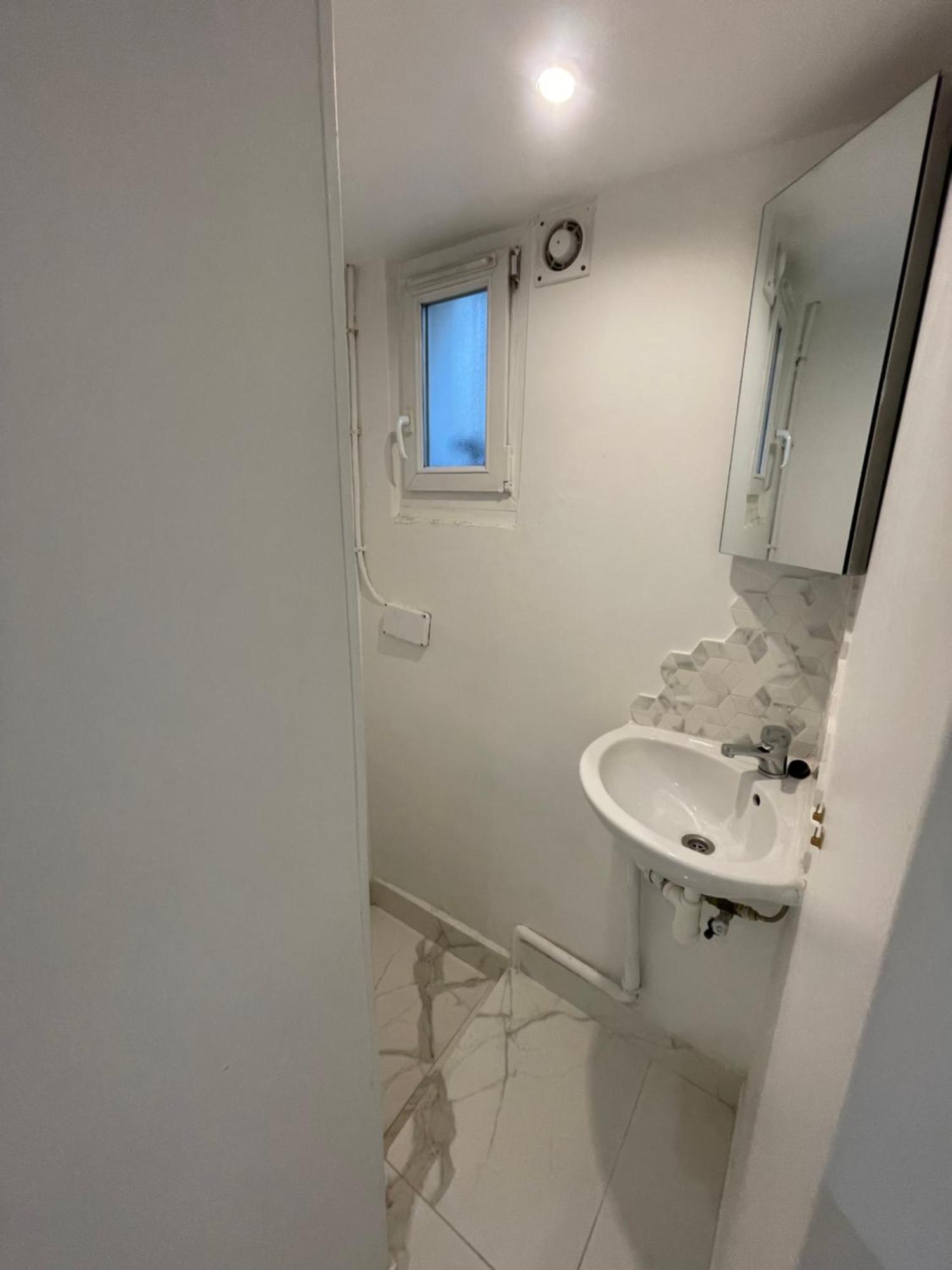 Appartement Au Rez De Chaussee Pres De Gare De Lyon *