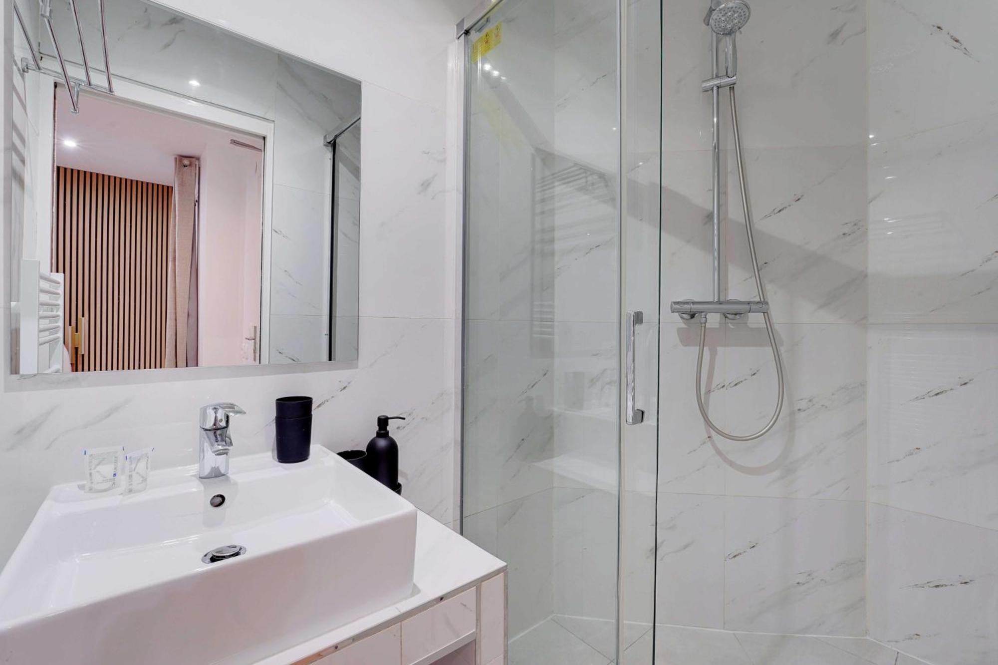 Apartment Charming -2p- Canal Saint-martin *
