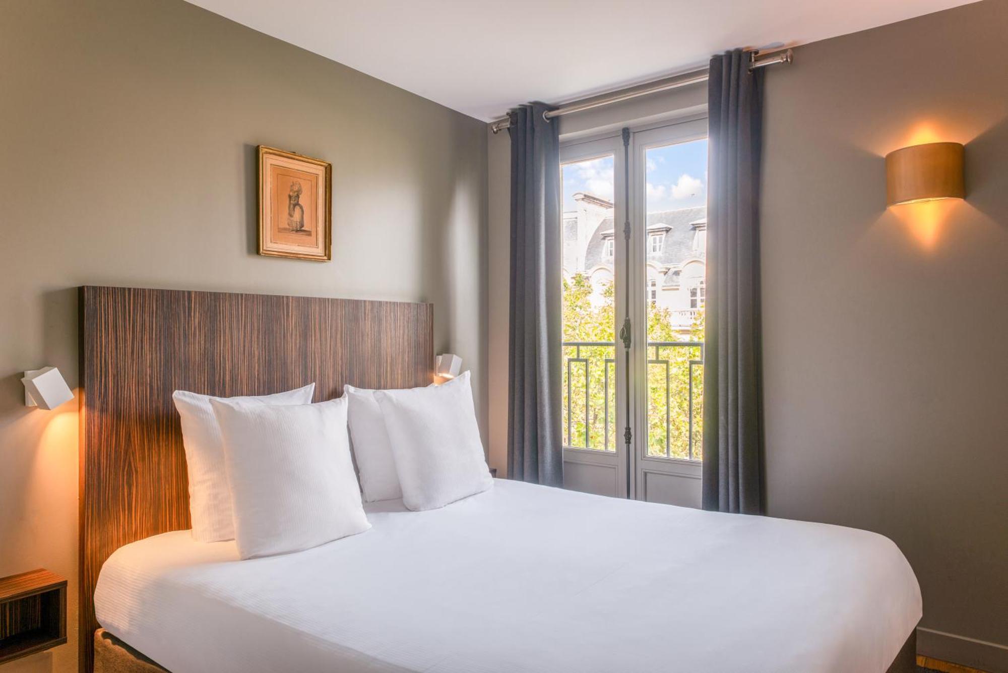 Helzear Champs-elysees 4*