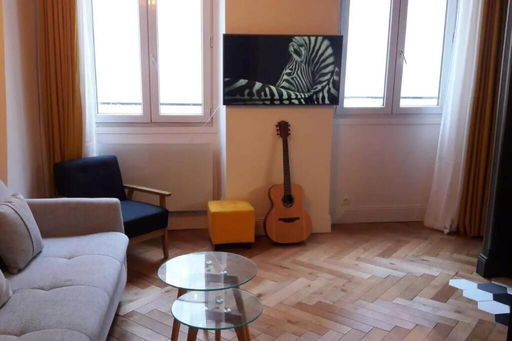 Apartment Bel Parisien, Typique Du Marais Paris