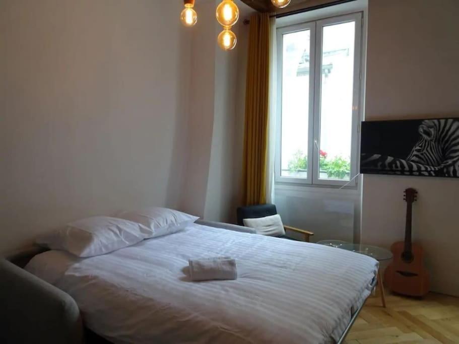Apartment Bel Parisien, Typique Du Marais Paris