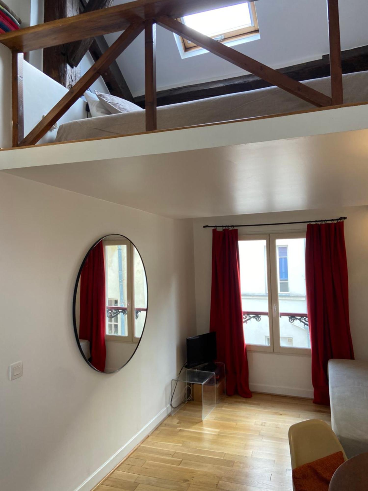 Apartment Marais With Mezzanine