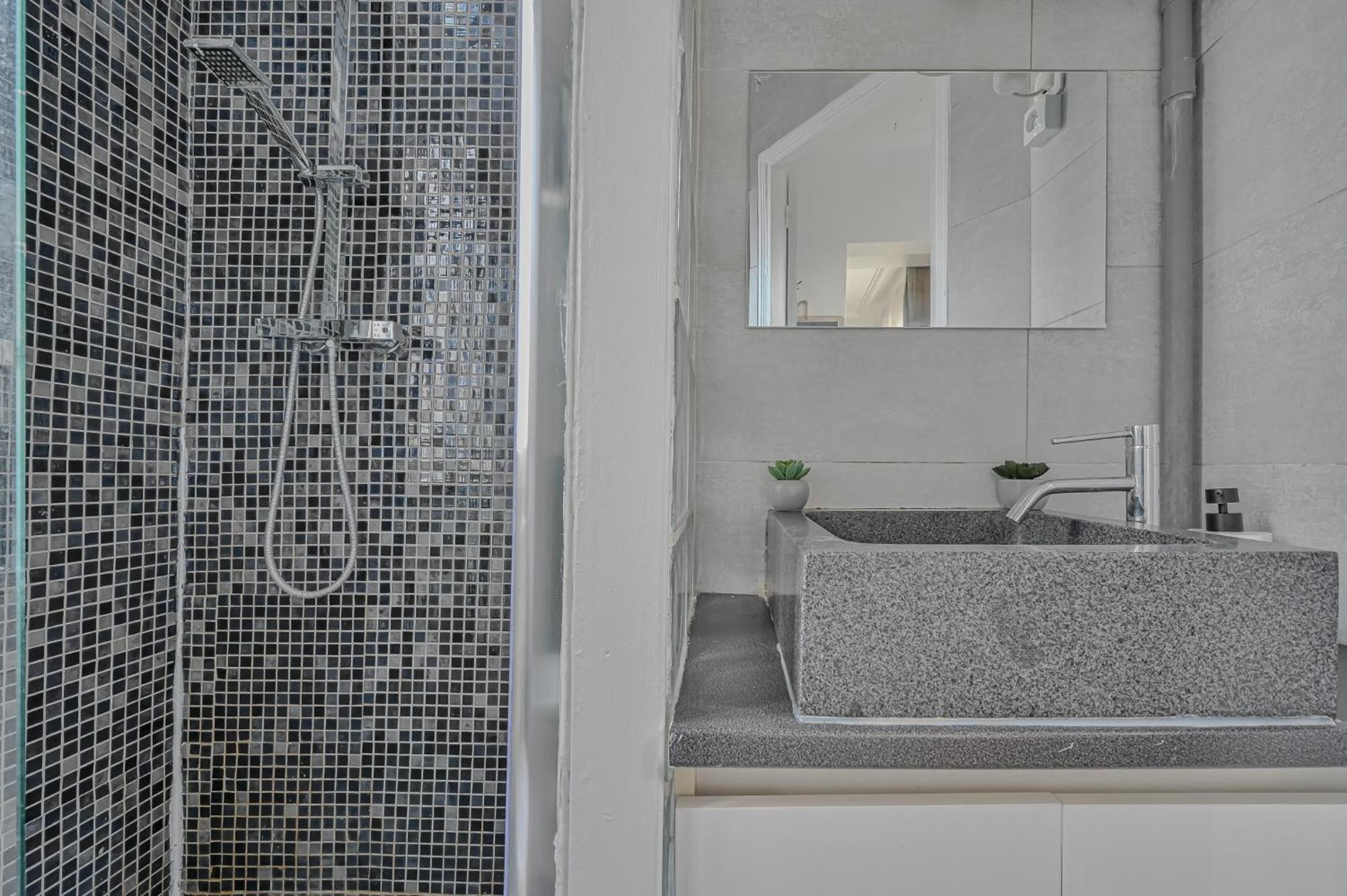 Apartment Le Poetique Niche Au Pied Du Sacre-coeur Paris
