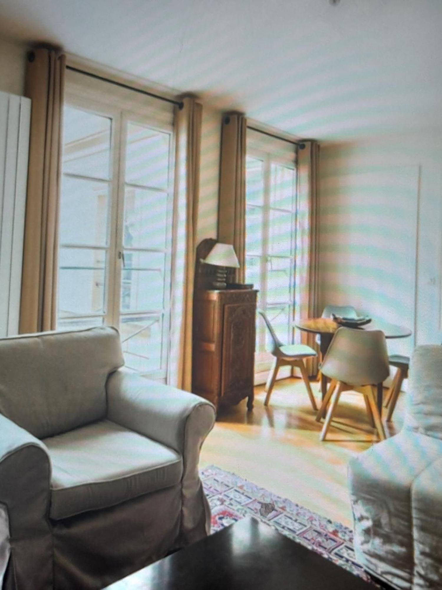 1 Minute Gare Montparnasse , Center, Awsome Place, Close To Eiffel Tour And Louvre Meusm , Front Metro