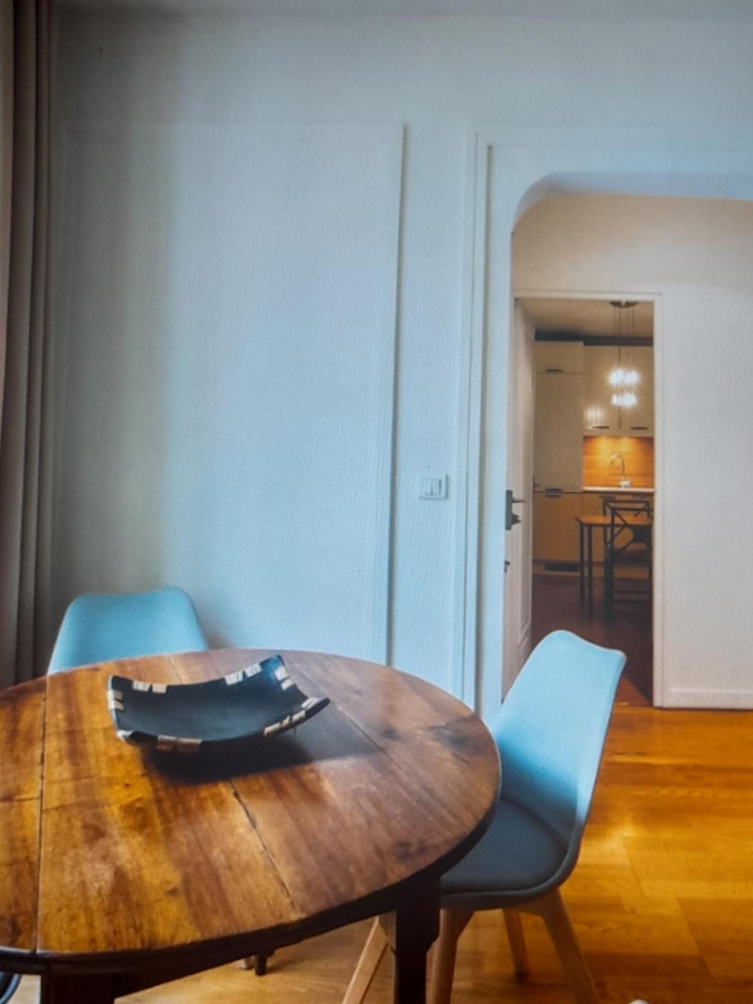 1 Minute Gare Montparnasse , Center, Awsome Place, Close To Eiffel Tour And Louvre Meusm , Front Metro
