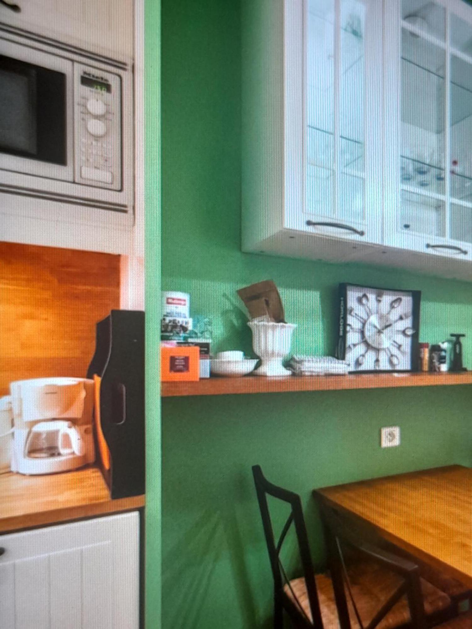 1 Minute Gare Montparnasse , Center, Awsome Place, Close To Eiffel Tour And Louvre Meusm , Front Metro Apartment *