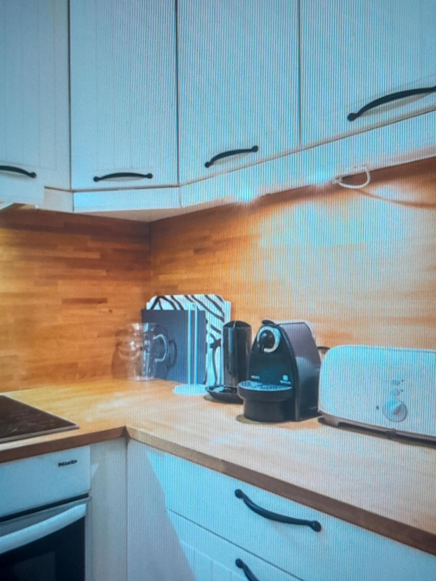 Apartment 1 Minute Gare Montparnasse , Center, Awsome Place, Close To Eiffel Tour And Louvre Meusm , Front Metro Paris