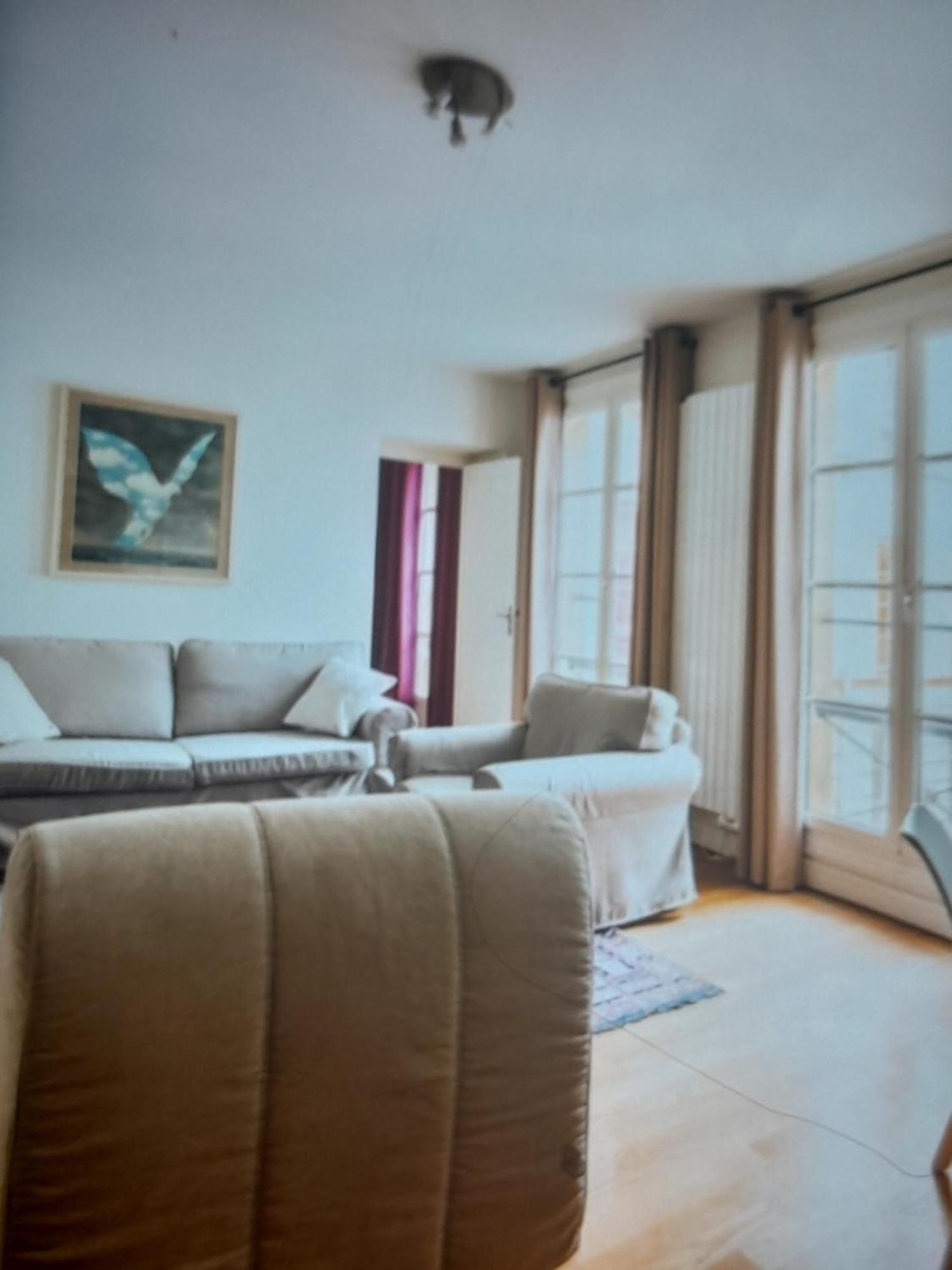 1 Minute Gare Montparnasse , Center, Awsome Place, Close To Eiffel Tour And Louvre Meusm , Front Metro * Paris