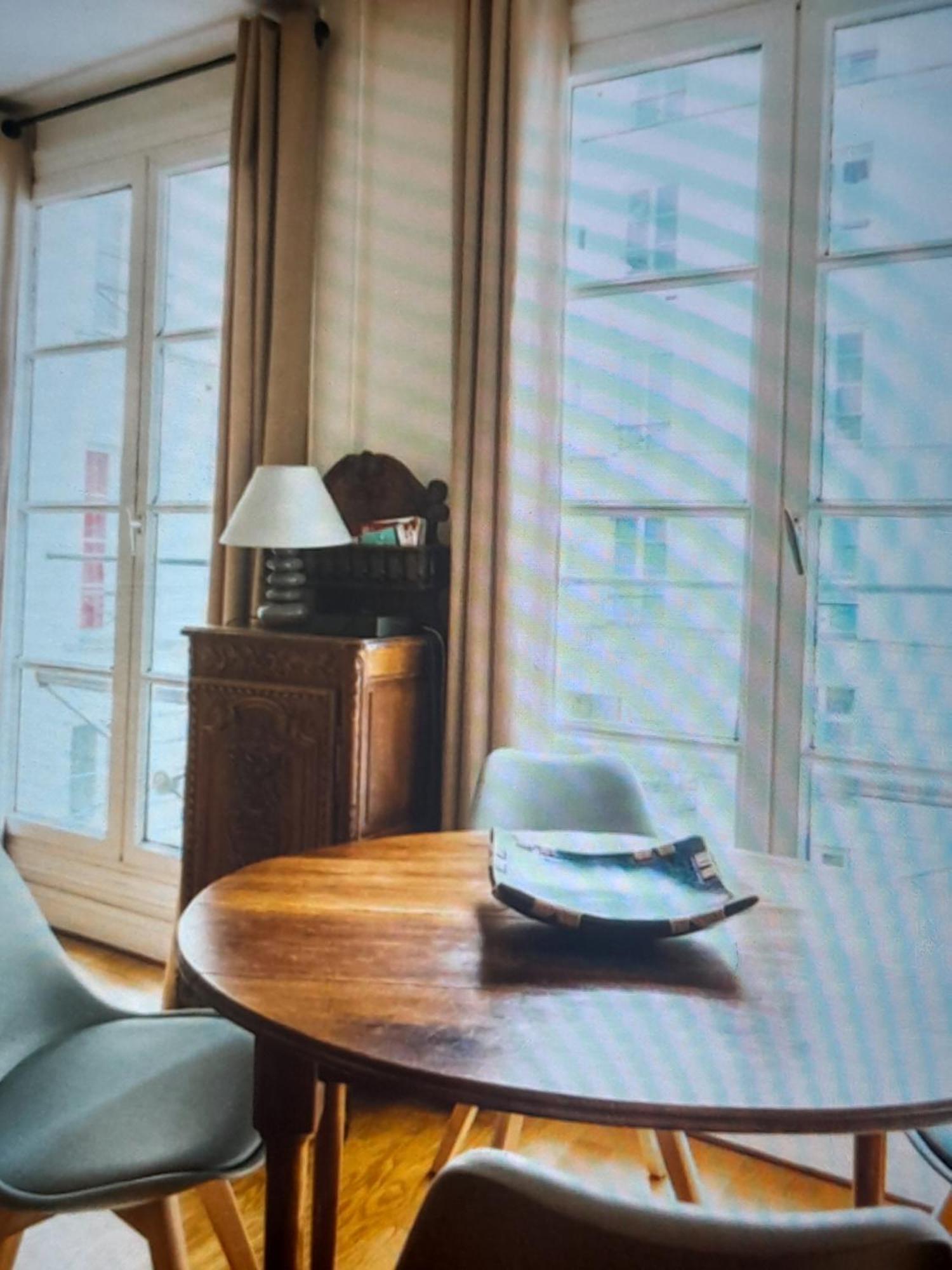 1 Minute Gare Montparnasse , Center, Awsome Place, Close To Eiffel Tour And Louvre Meusm , Front Metro Apartment *