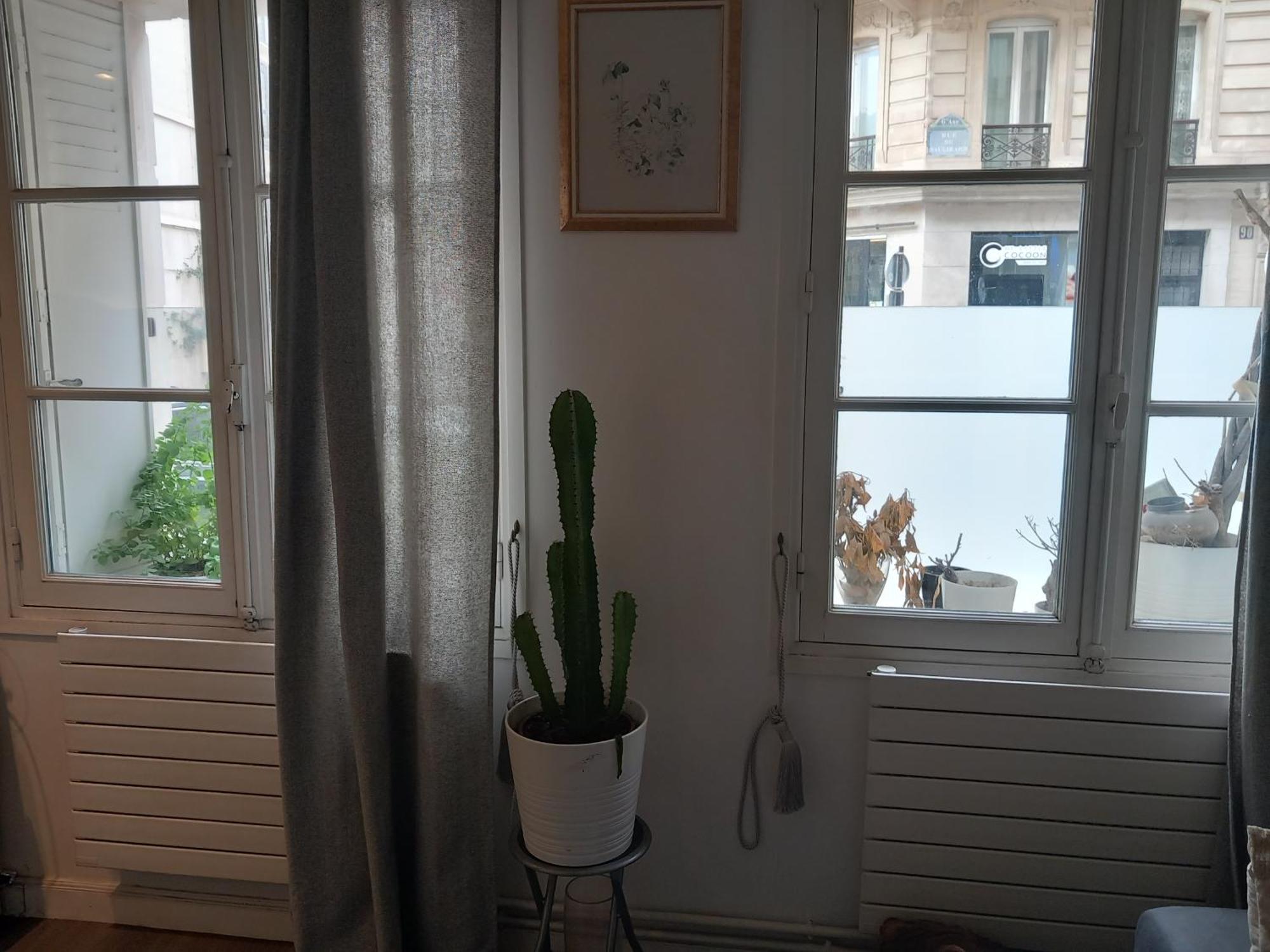 Apartment 1 Minute Gare Montparnasse , Center, Awsome Place, Close To Eiffel Tour And Louvre Meusm , Front Metro