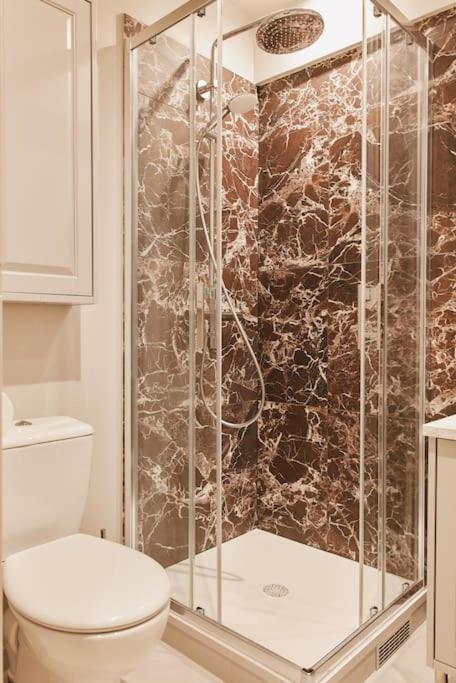 Rosso Levanto - Duke Housing Appartement