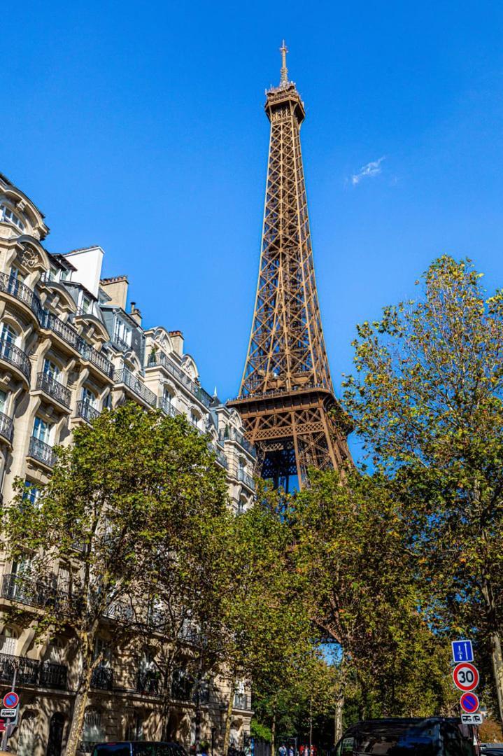 Modern Family Next To The Eiffel Tower Apartment
