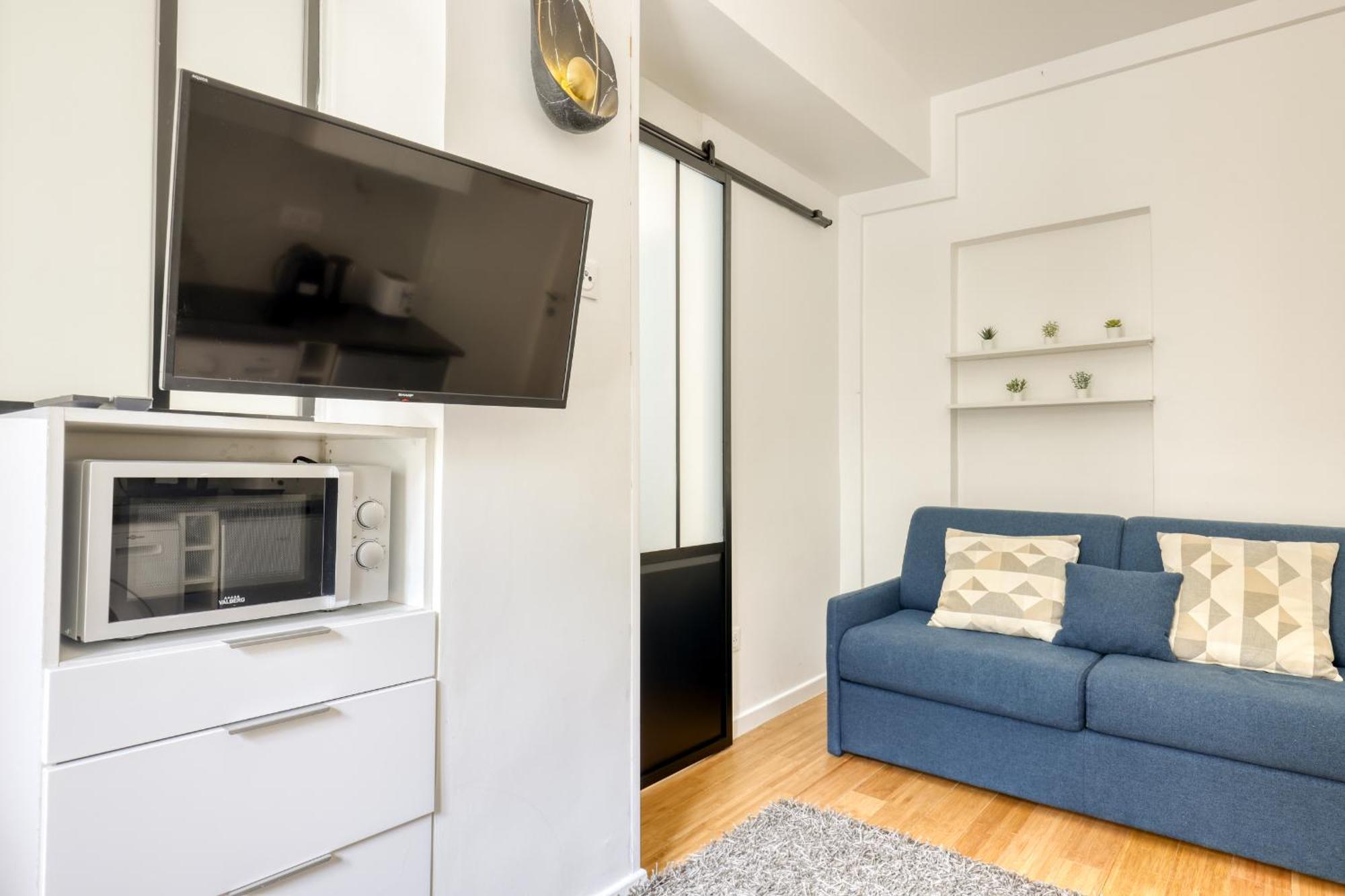 New And Quiet 1 Bdr Flat In The Heart Of 12 Apartment Paris