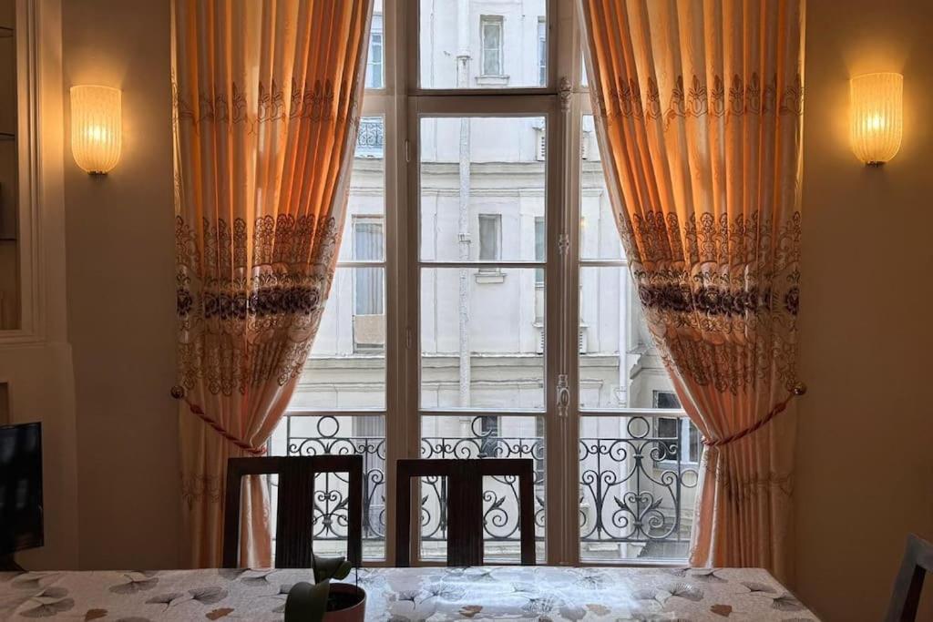 Apartment Grand Proche Champs Elysees