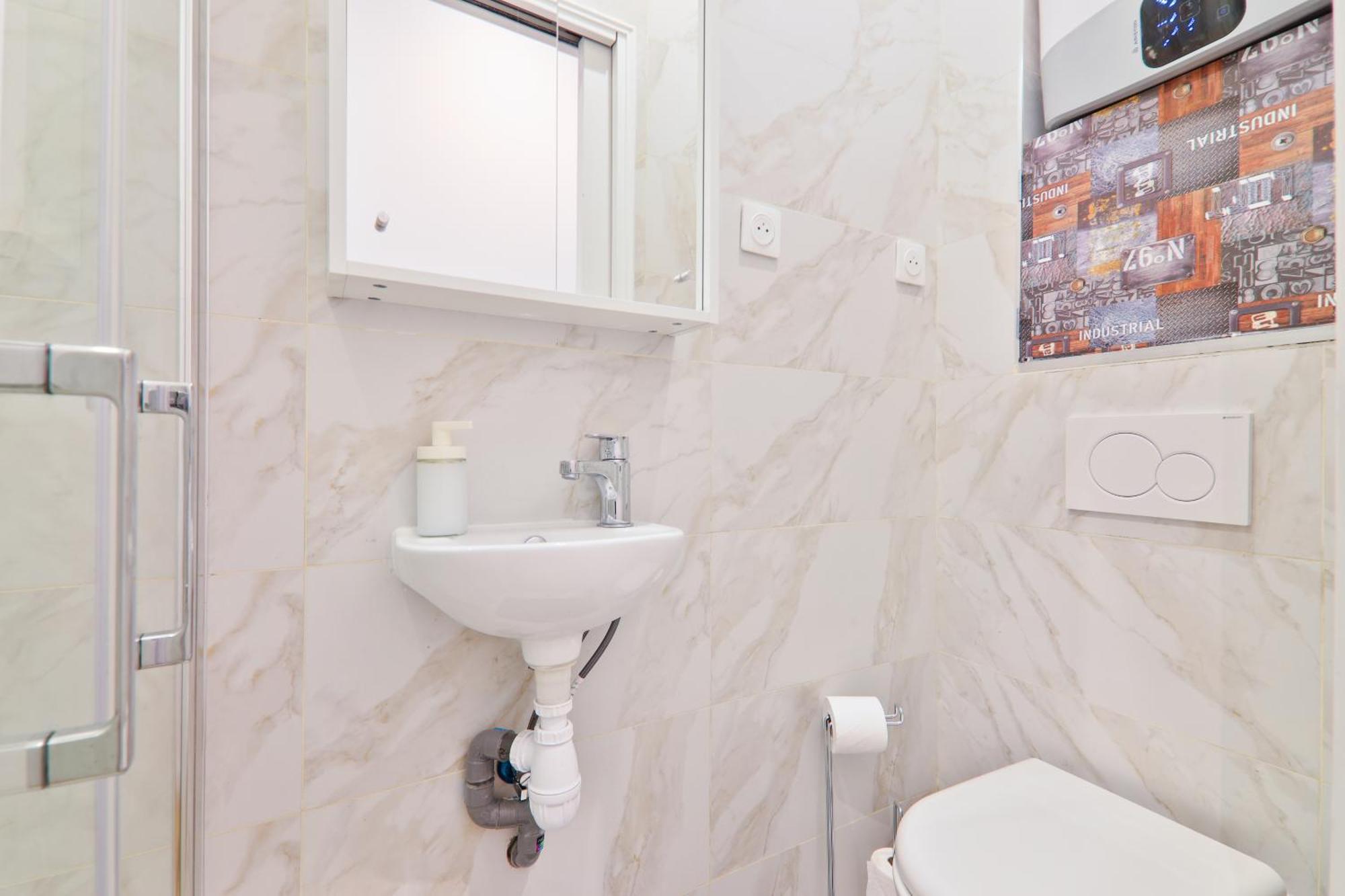 2 Bedroom Quartier Le Marais Paris