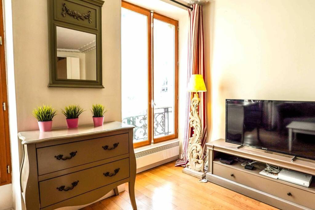 New Spacious Flat Near Montorgueil *