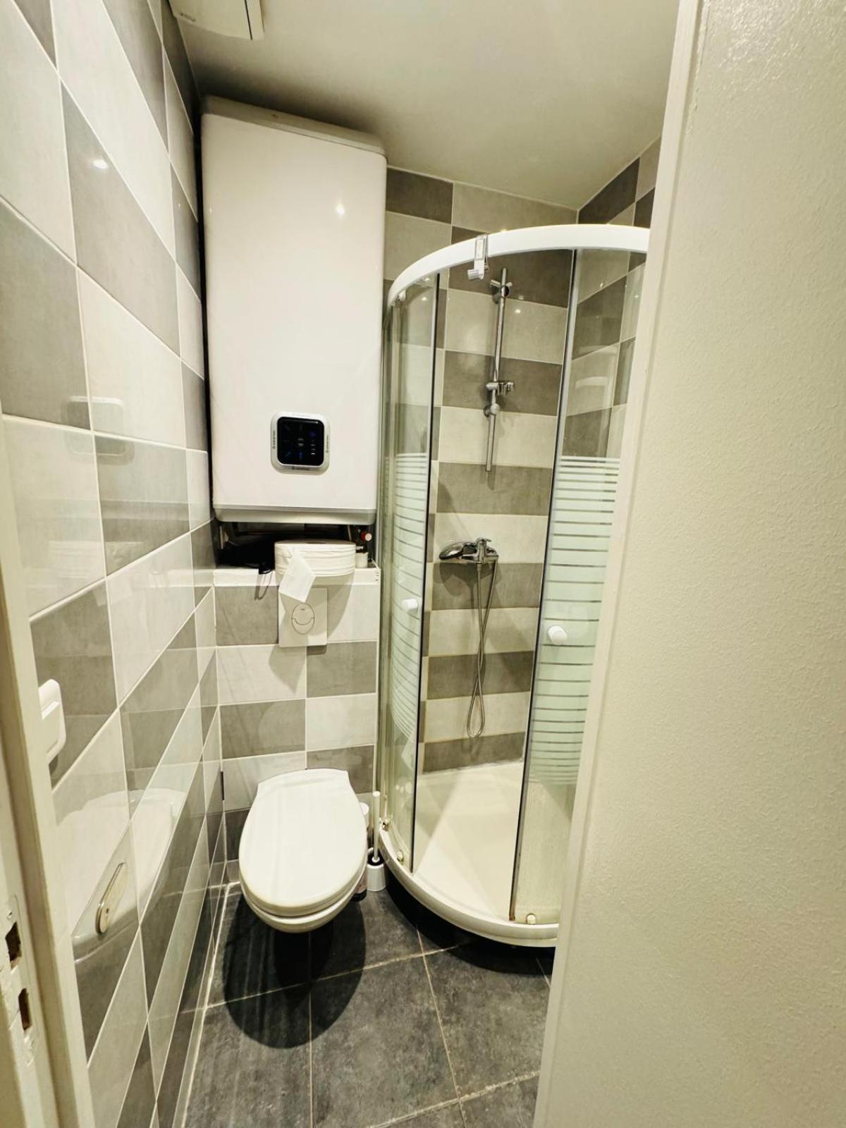Appartement Prelep Stan U Srcu Pariza Kod Trga Republike!