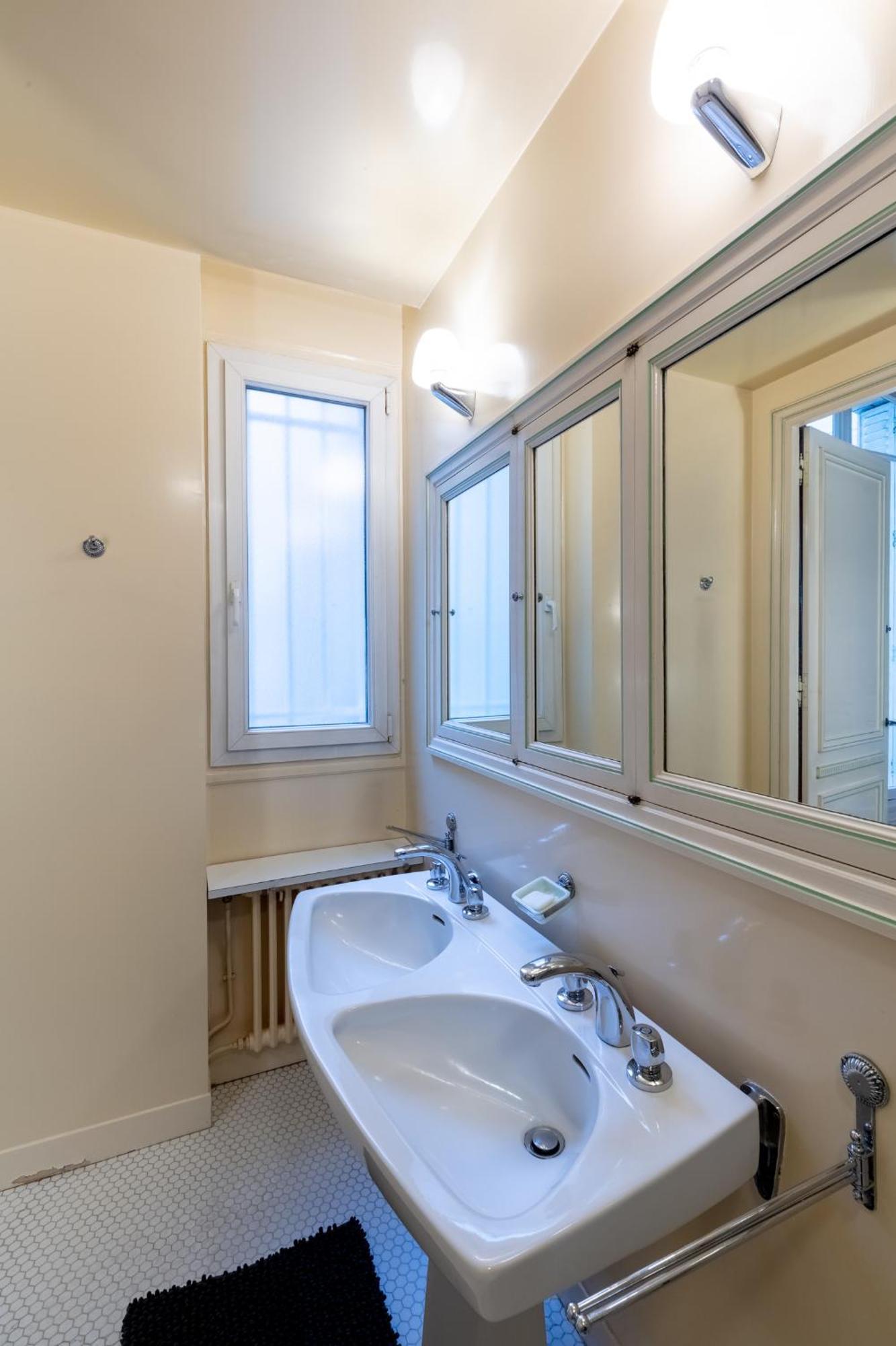 Appartement Avenue Niel - Spacieux *