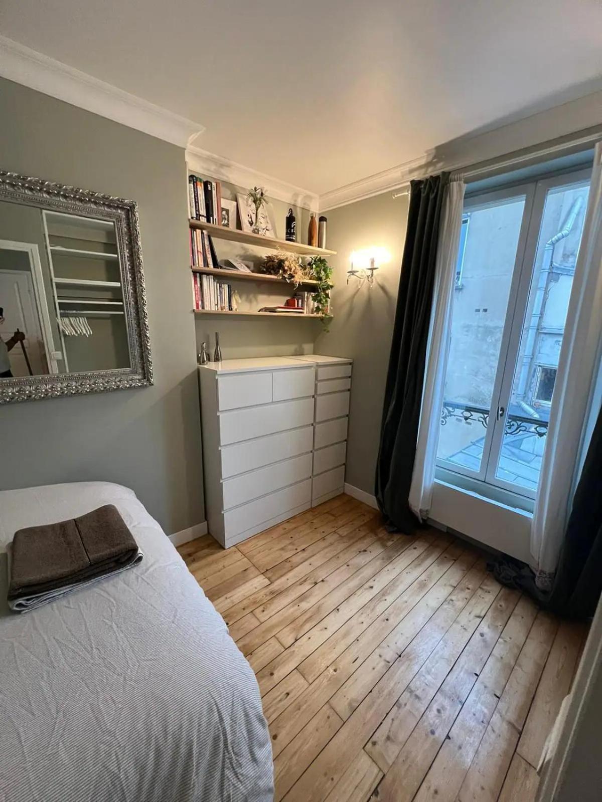 Wonderful Flat In Montmartre Apartment Paris
