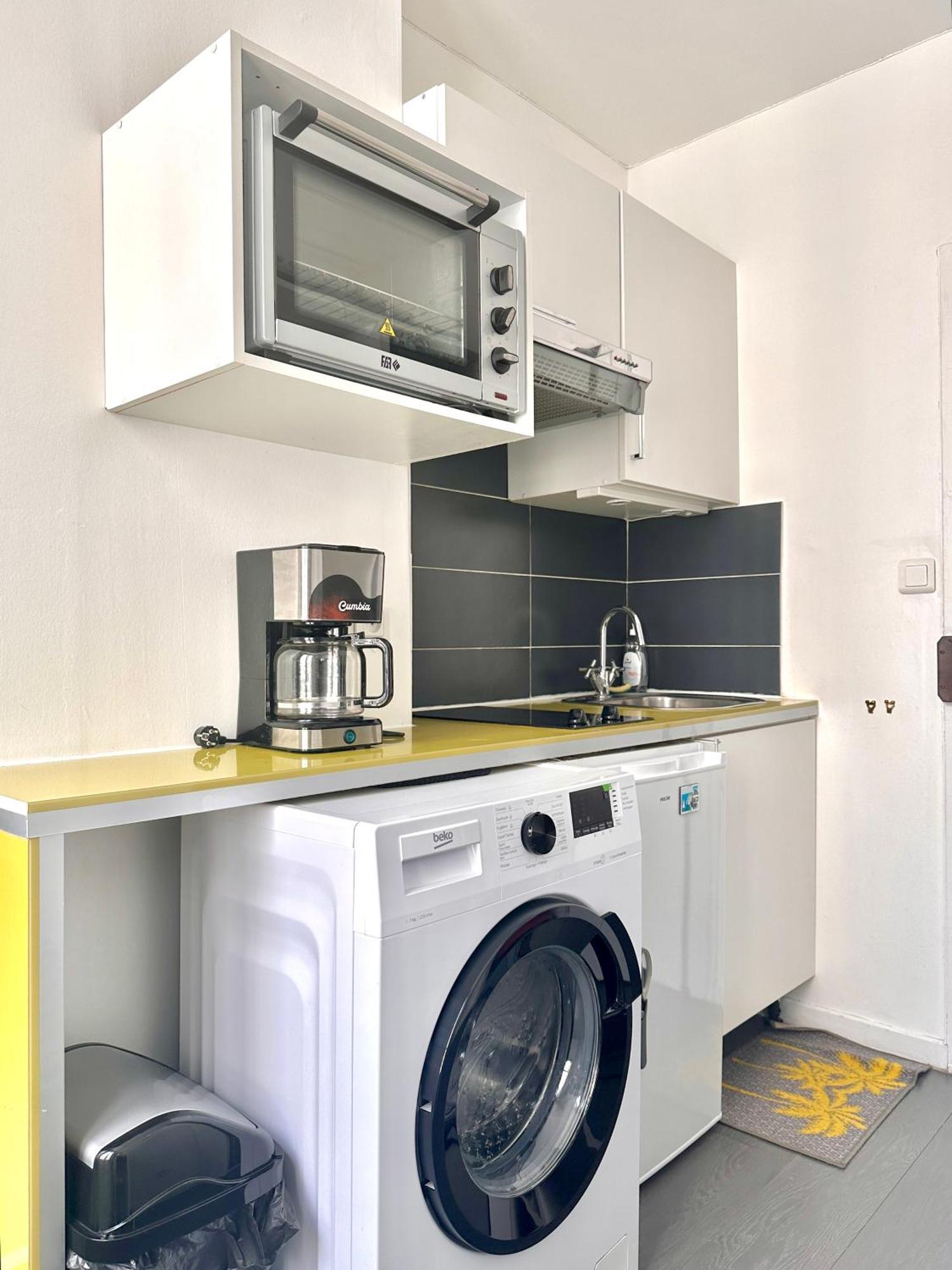 Comfortable And Secure Montmartre Berthe Paris