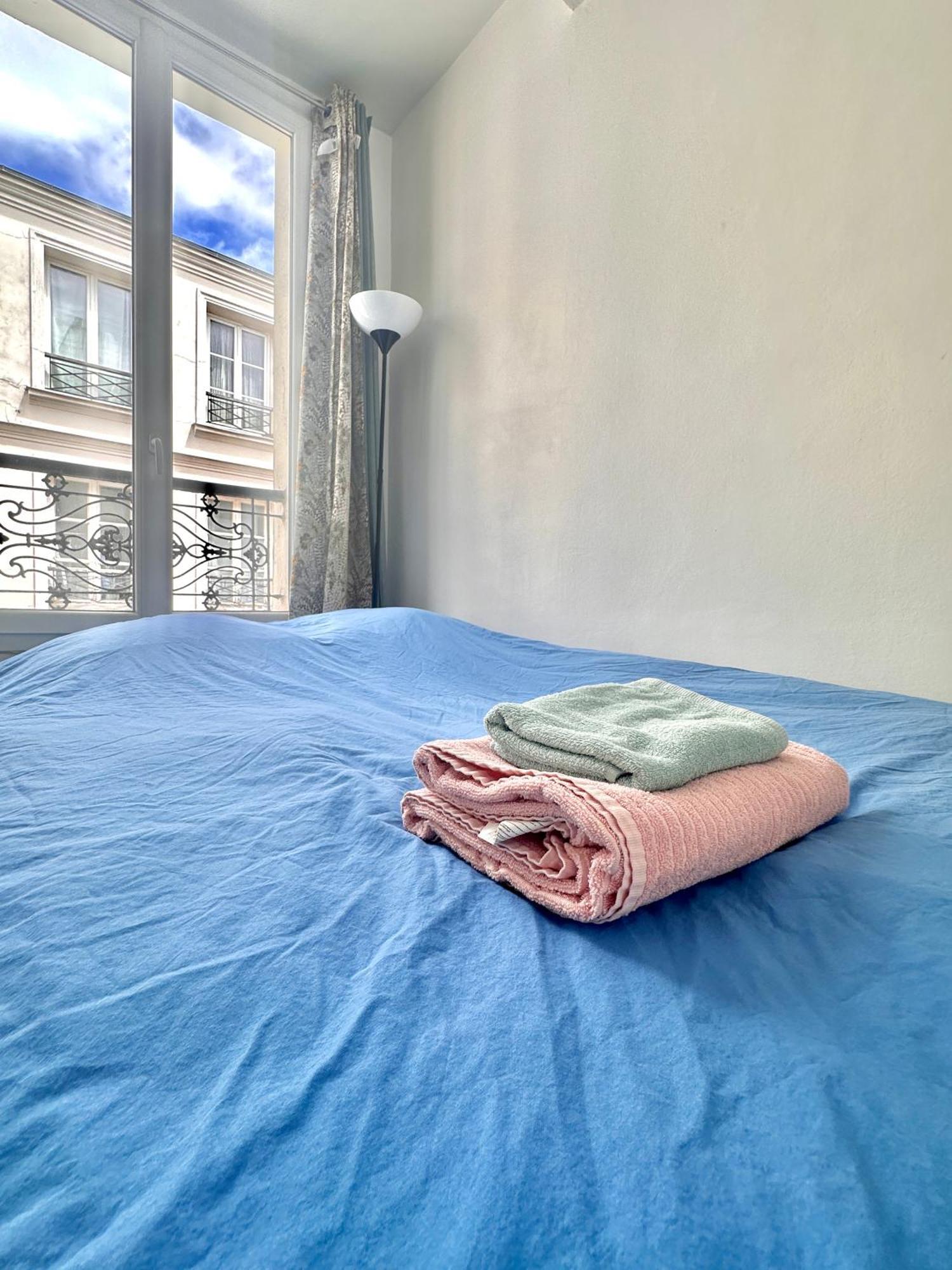 Apartment Comfortable And Secure Montmartre Berthe