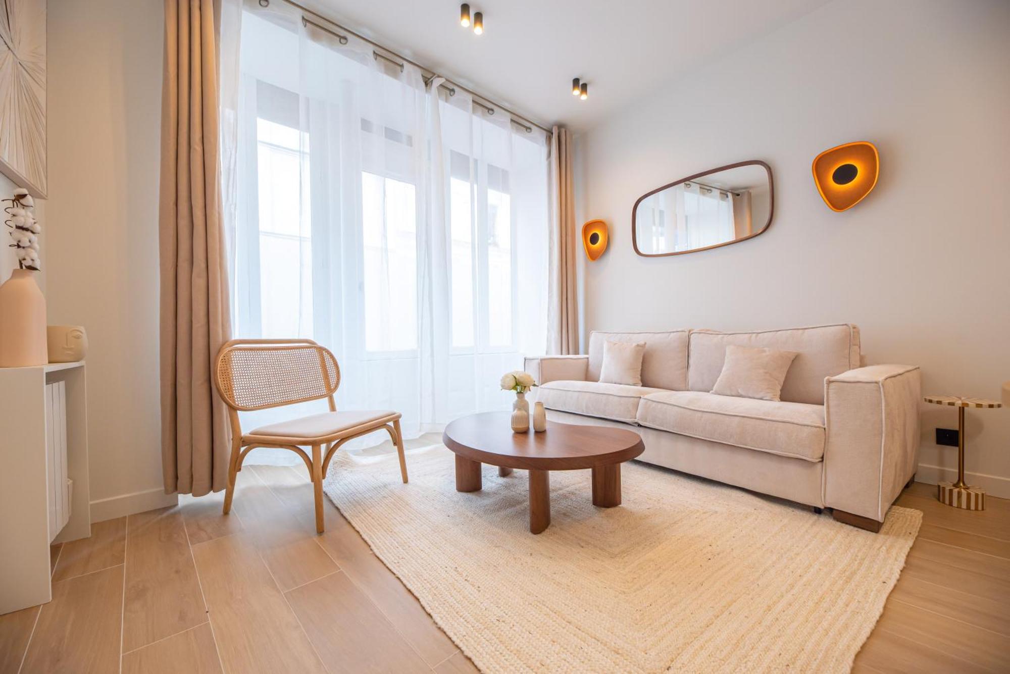 Apartment In Montmartre