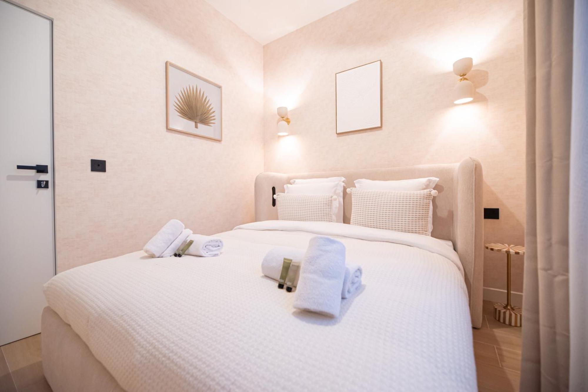 In Montmartre Apartment