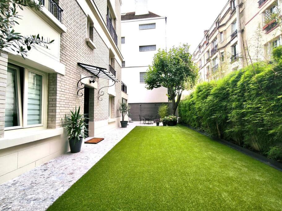 Apartment Montmartre En Rez-de-jardin Paris