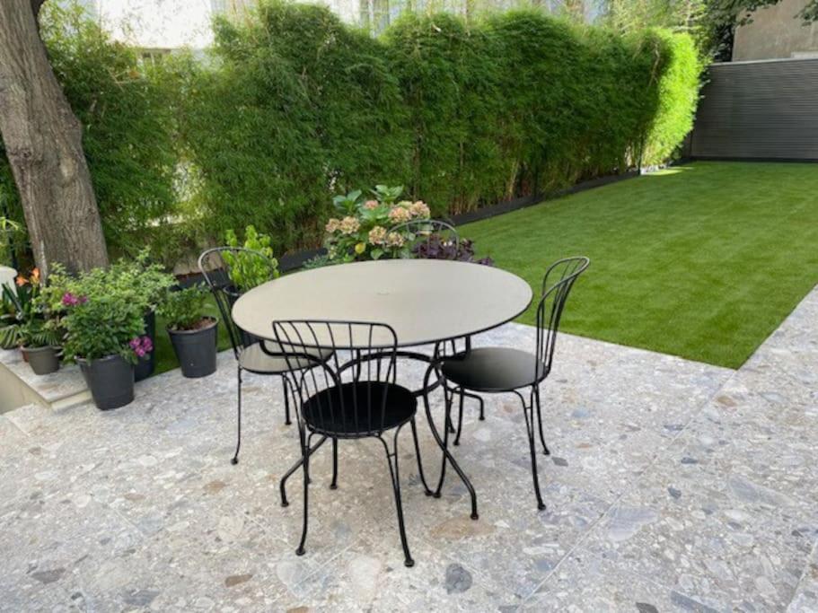 Montmartre En Rez-de-jardin Paris