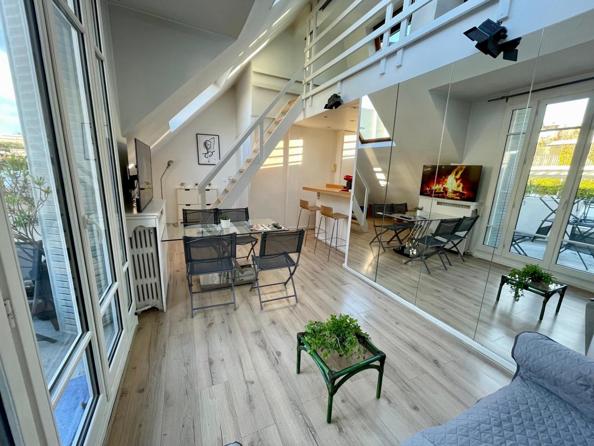 Apartment Tour Eiffel - Motte Picquet