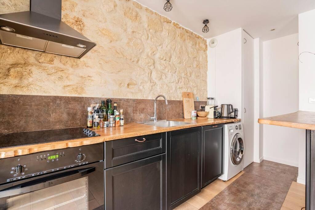 Apartment Charmant En Pierre, Ruelle Au Calme Paris