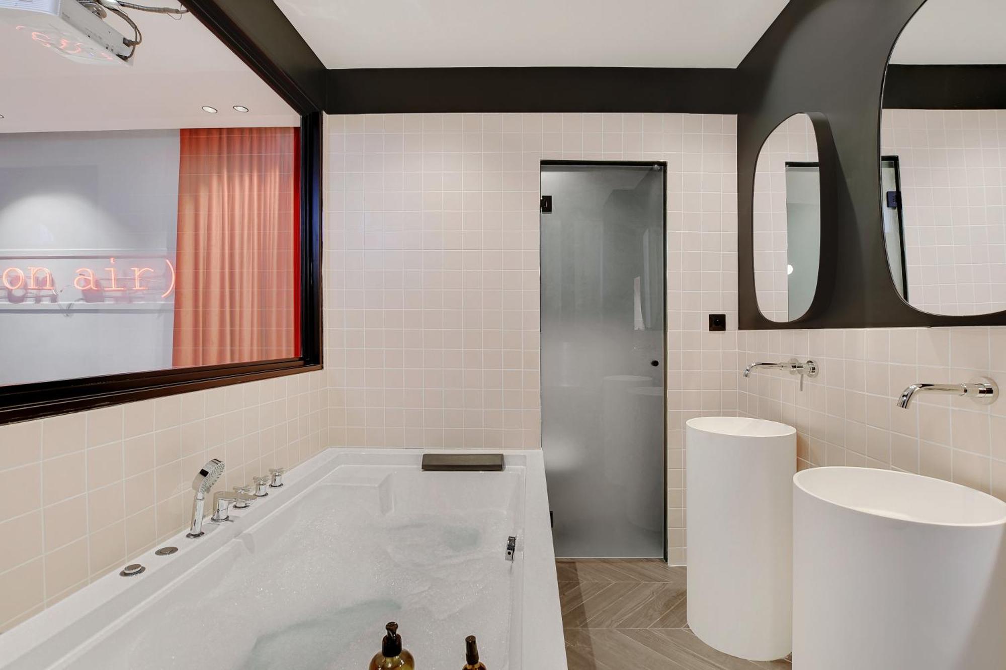 Apartment Magnifique 2p Avec Jacuzzi Et Cinema *
