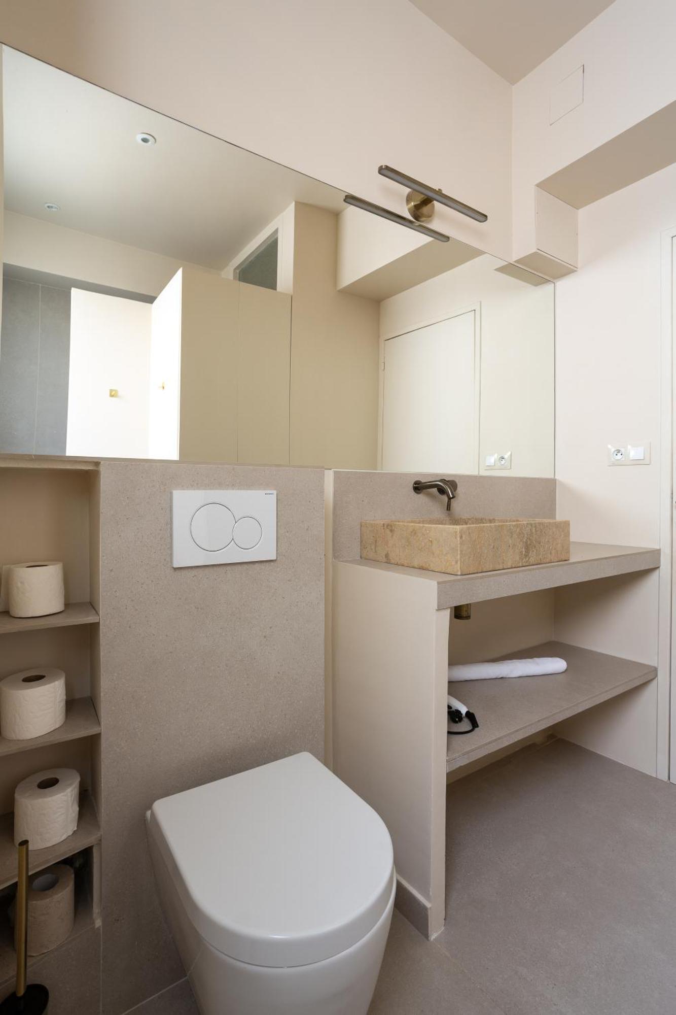 The Charming Saint Honore Apartment