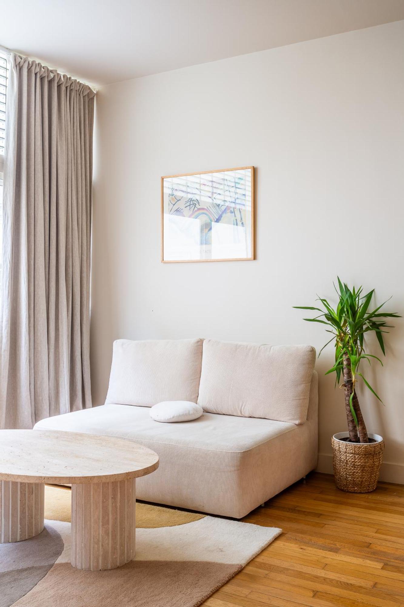 Apartment The Charming Saint Honore Paris