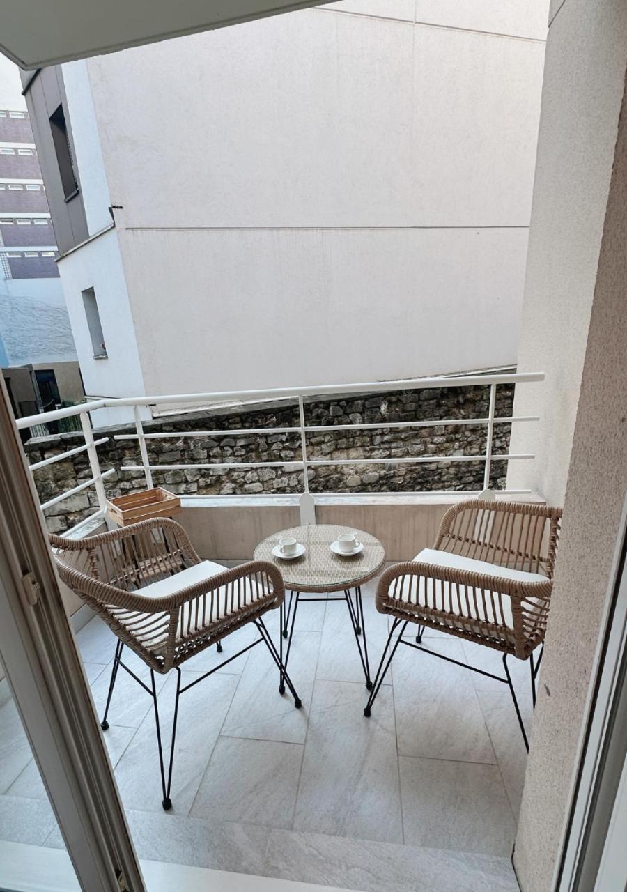 Avec Balcon *
