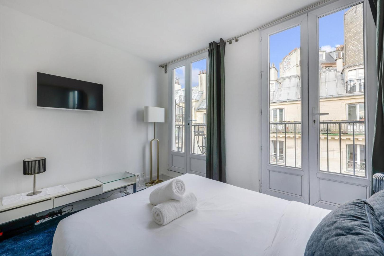Moulin Rouge Balcony Apartment Paris