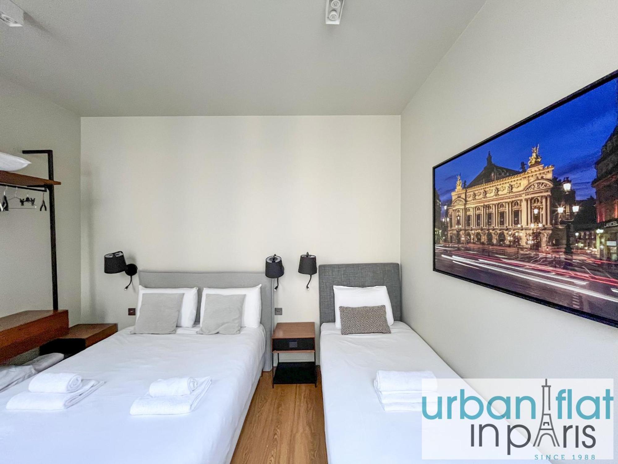 Apartment 111- Urban Theatre De La Madeleine