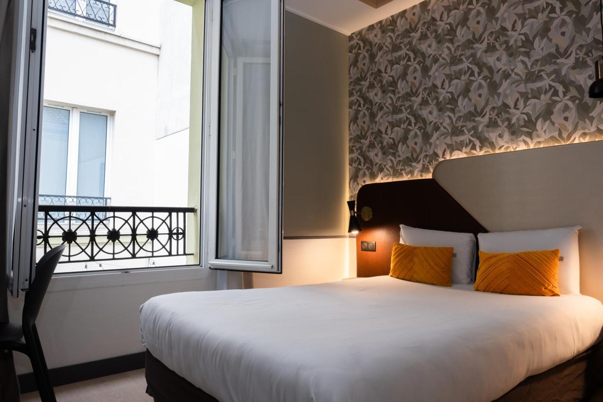 Kyriad 10 - Canal Saint Martin - République Hotel 3*