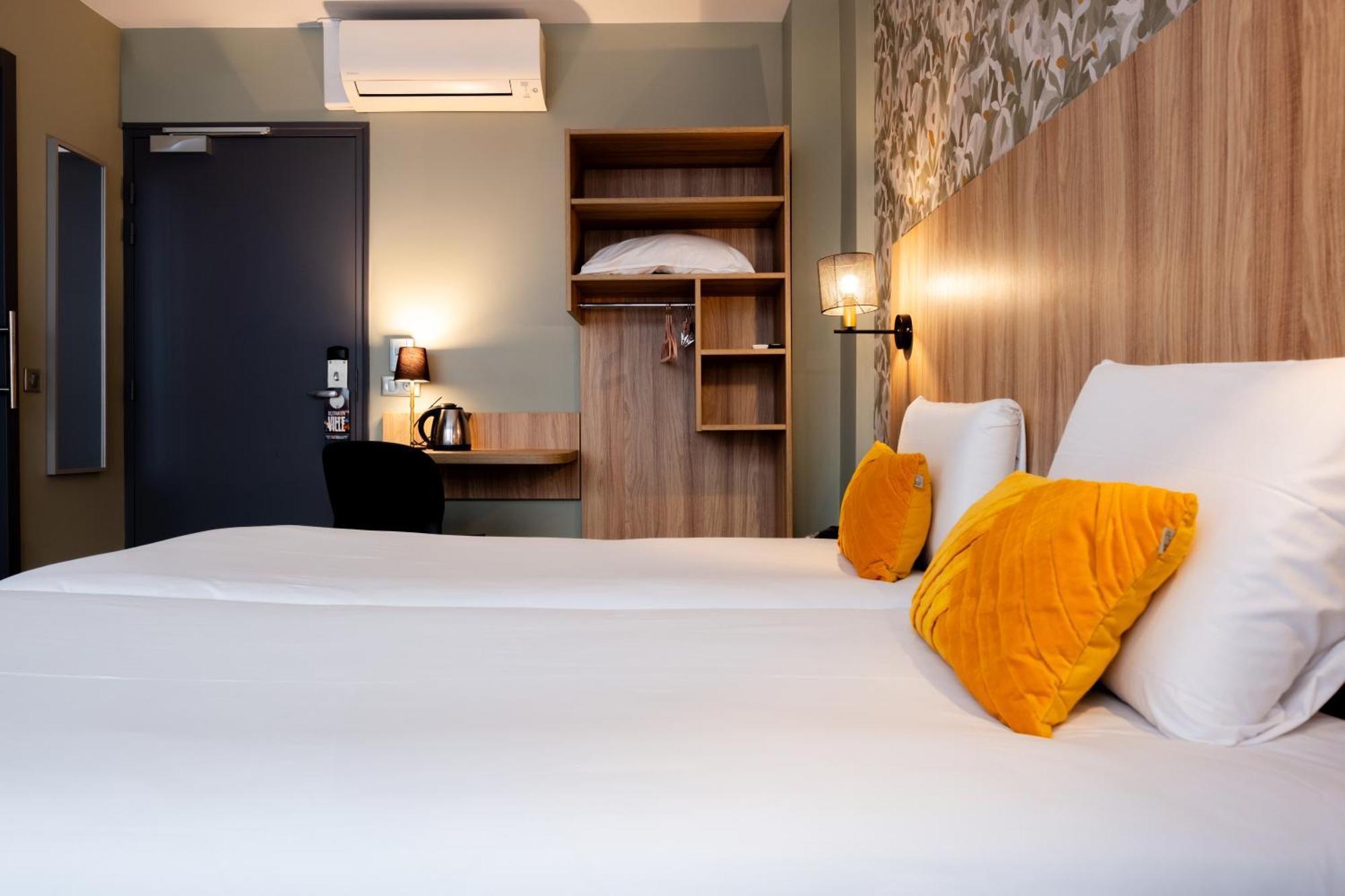 Hotel Kyriad 10 - Canal Saint Martin - République Paris