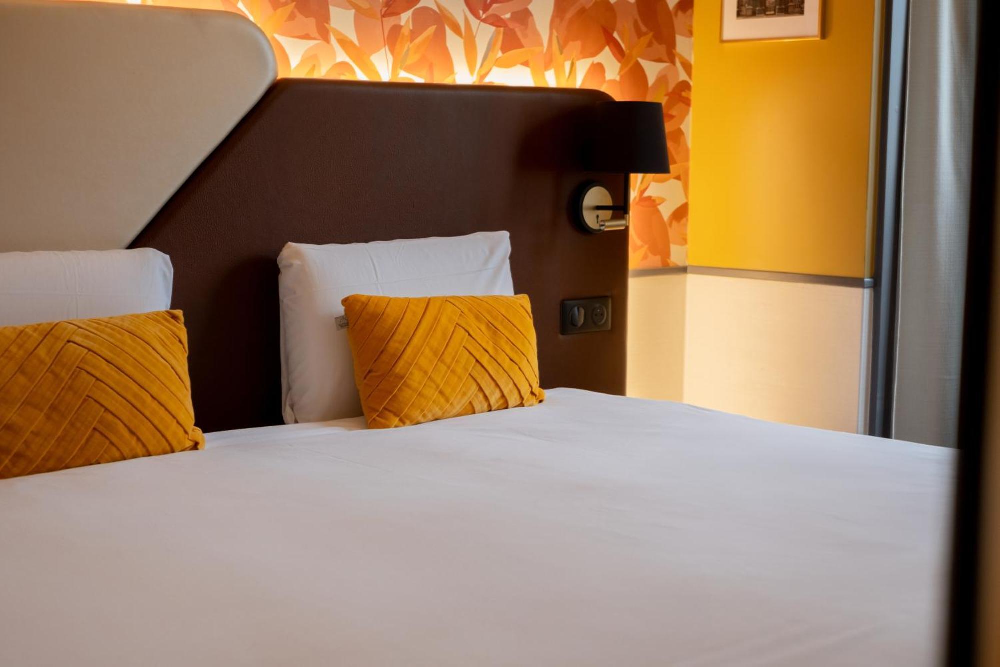 Kyriad 10 - Canal Saint Martin - République Hotel 3*