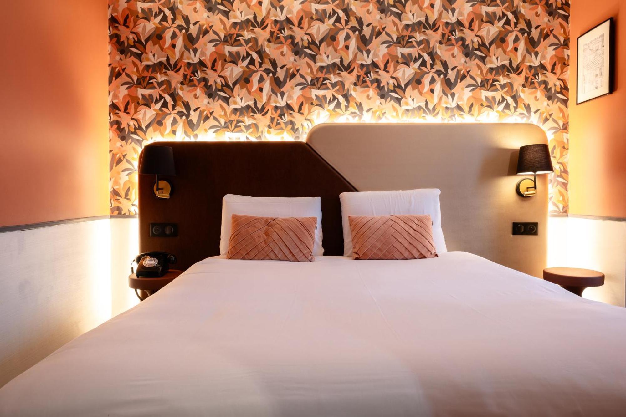 Kyriad 10 - Canal Saint Martin - République Hotel 3*