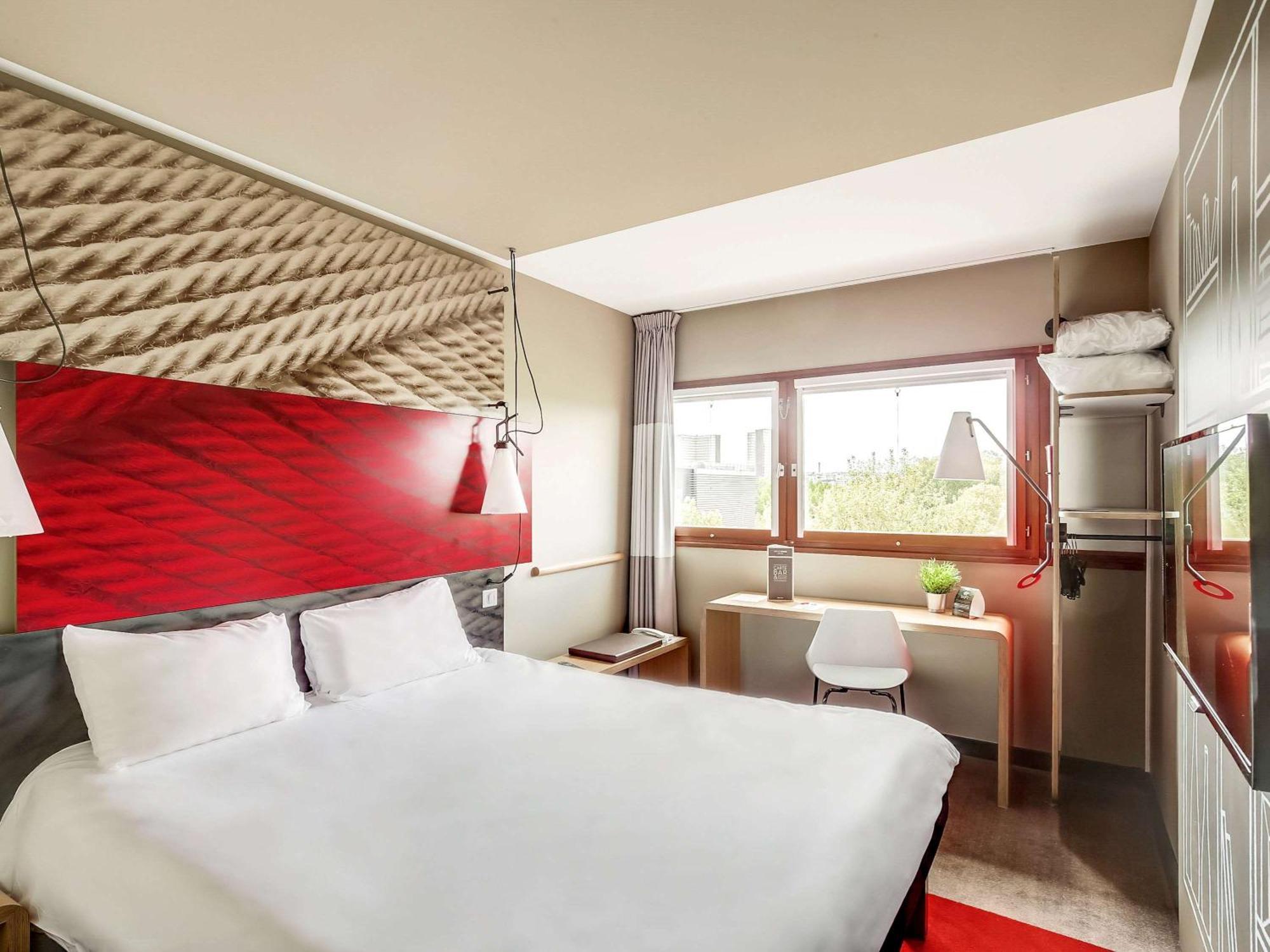 Ibis Bercy Village Hotel 3*