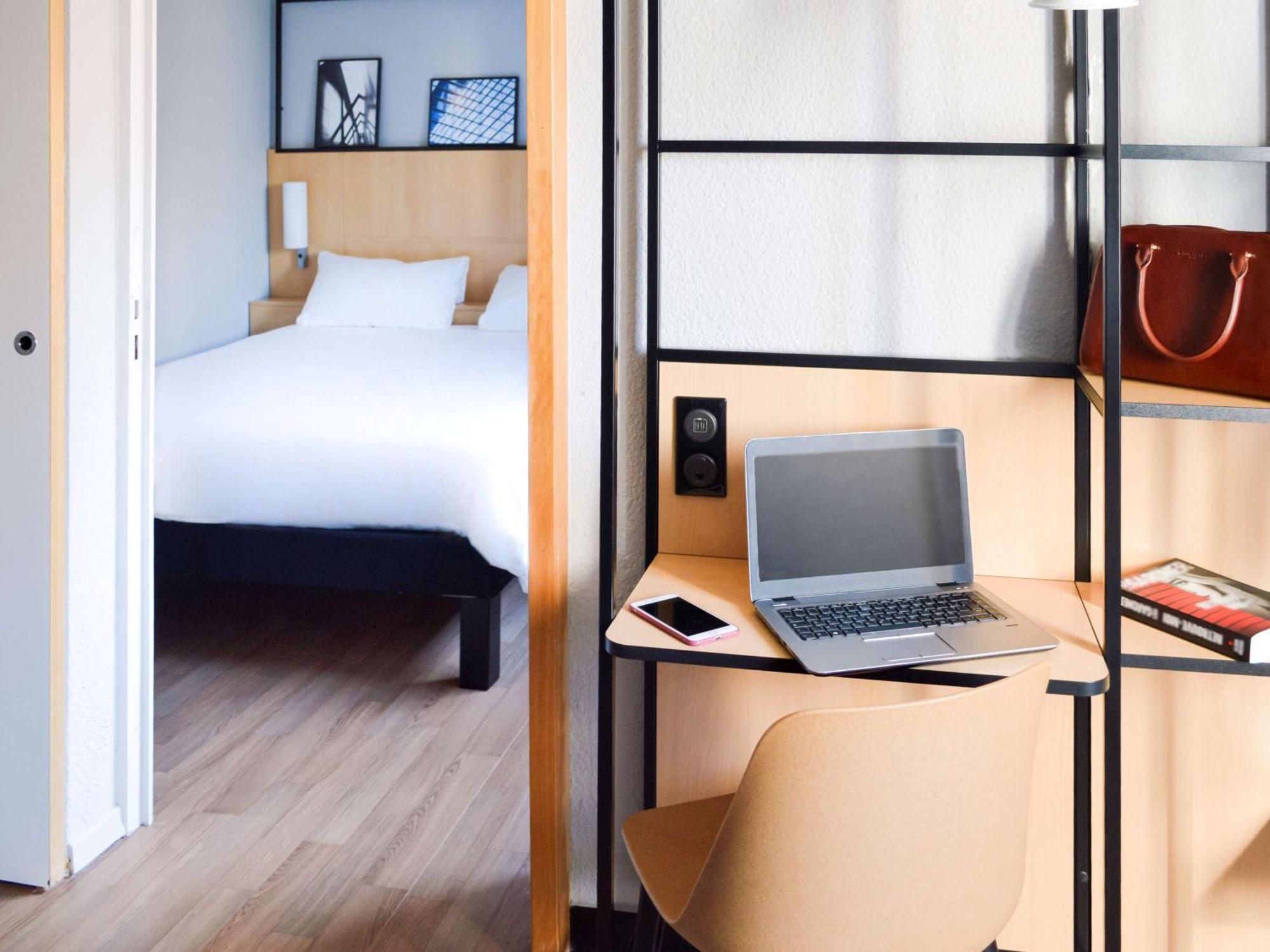 Ibis Tour Eiffel Cambronne 15eme Hotel 3*